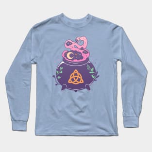 Witch's cauldron. Triquetra Long Sleeve T-Shirt